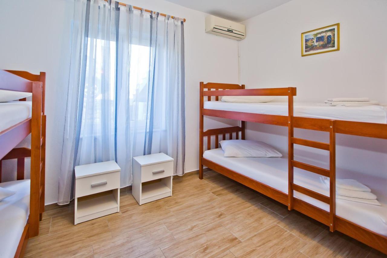 Luka'S Lodge Guesthouse & Hostel Hvar Town Kültér fotó