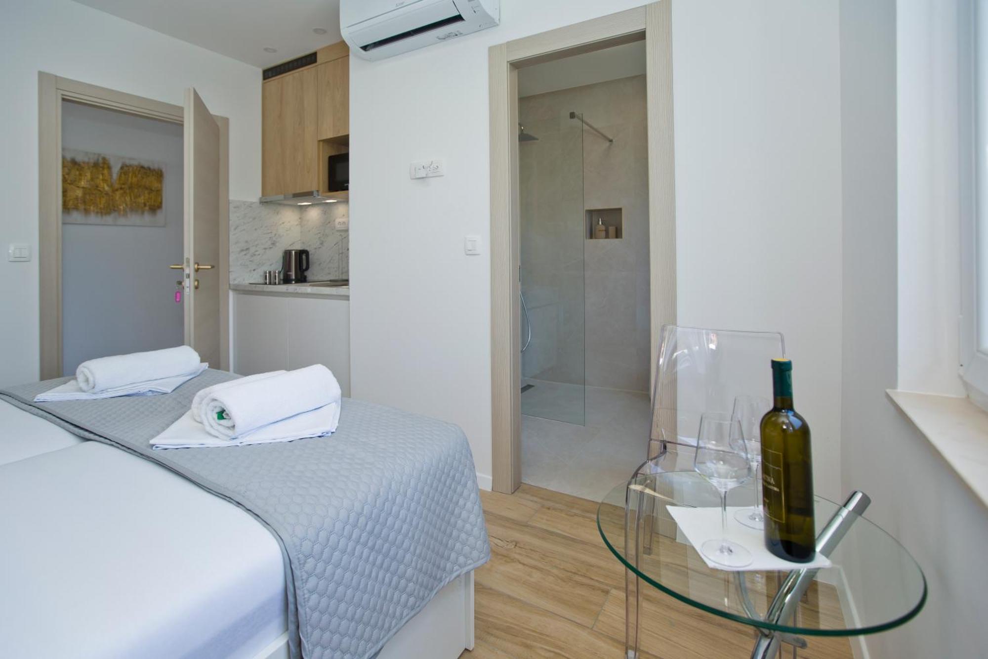 Luka'S Lodge Guesthouse & Hostel Hvar Town Kültér fotó